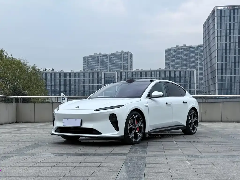 NIO ET5
