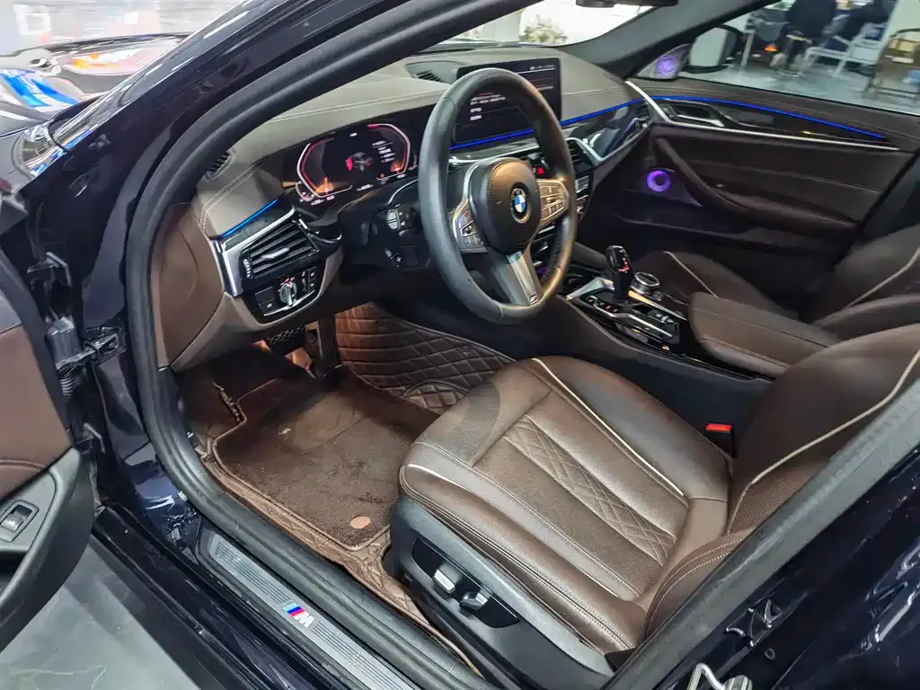 BMW 5 Series 2022 из CN, фото 4