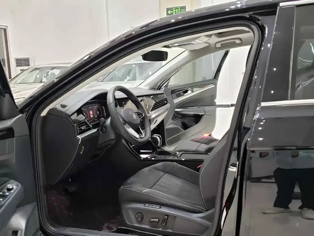 Volkswagen Passat 2024 из CN, фото 10