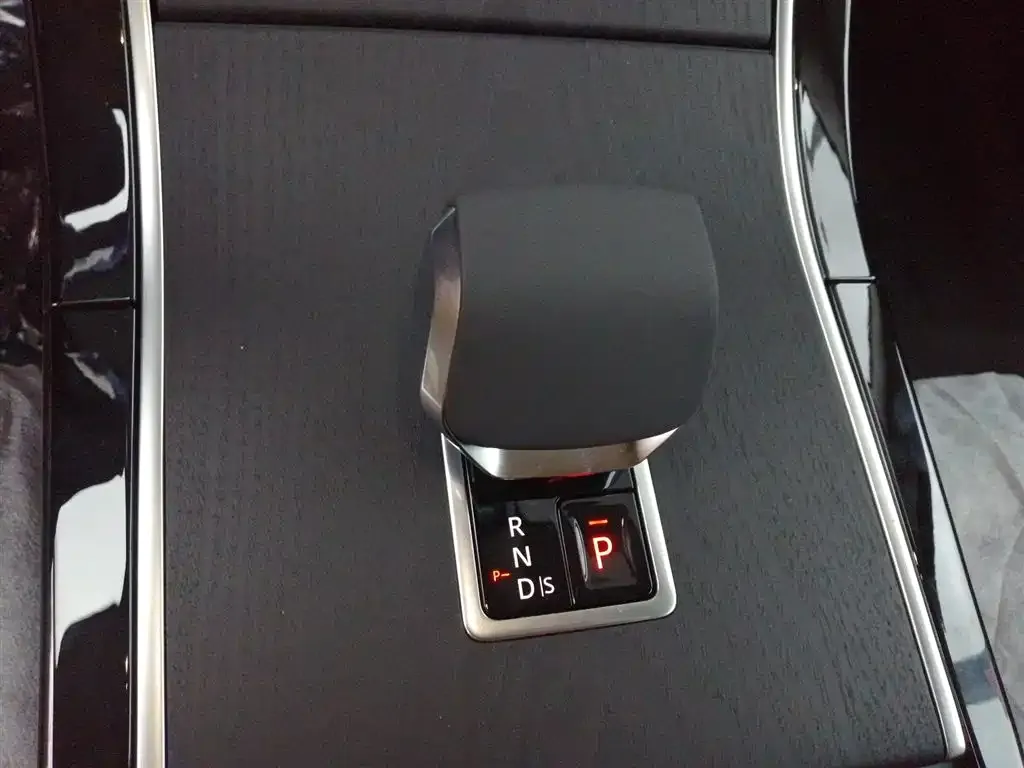 Land Rover Evoque 2025 из CN, фото 2