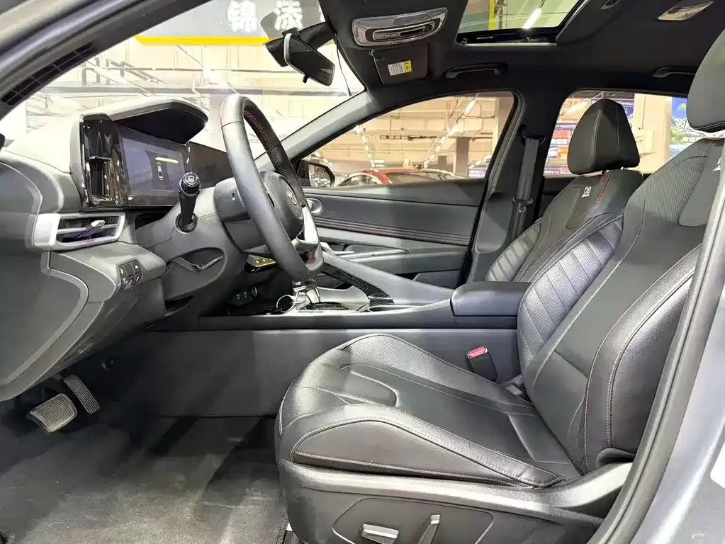 Hyundai Elantra 2023 из CN, фото 6