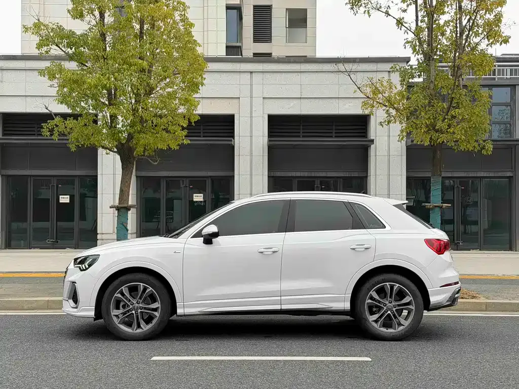 Audi Q3 — фото 6