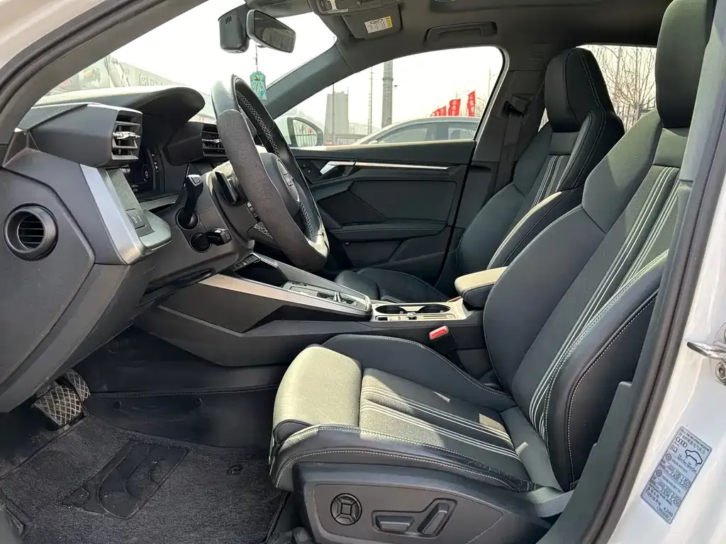Audi A3 2024 из CN, фото 3