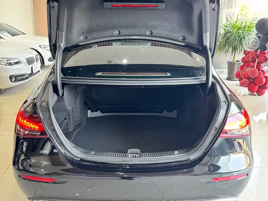 Mercedes-Benz E-Class 2022 из CN, фото 7