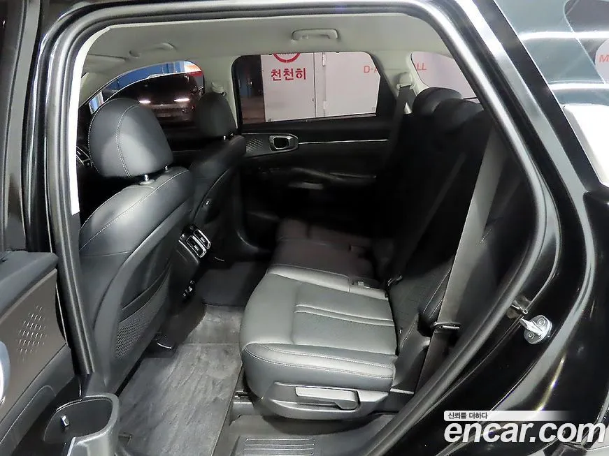 Kia Sorento — фото 9