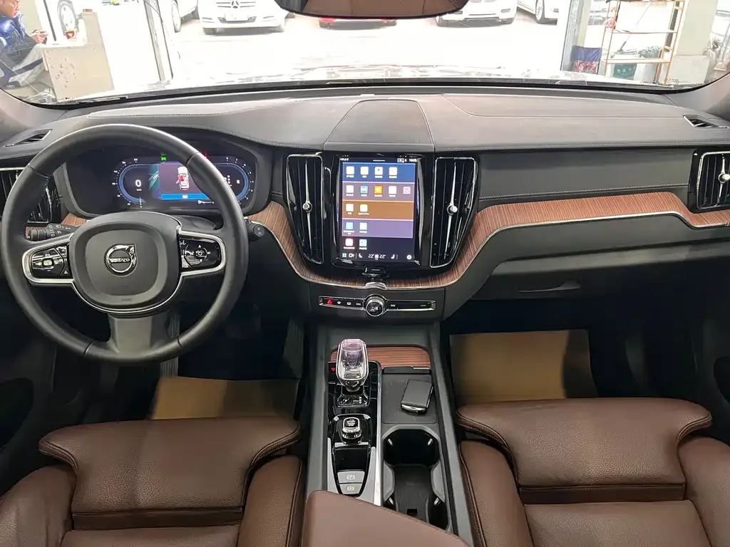 Volvo XC60 2024 из CN, фото 4