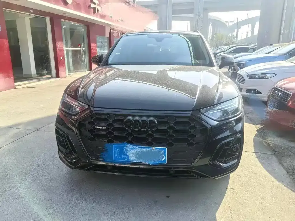 Audi Q5L 2022 из CN, фото 2