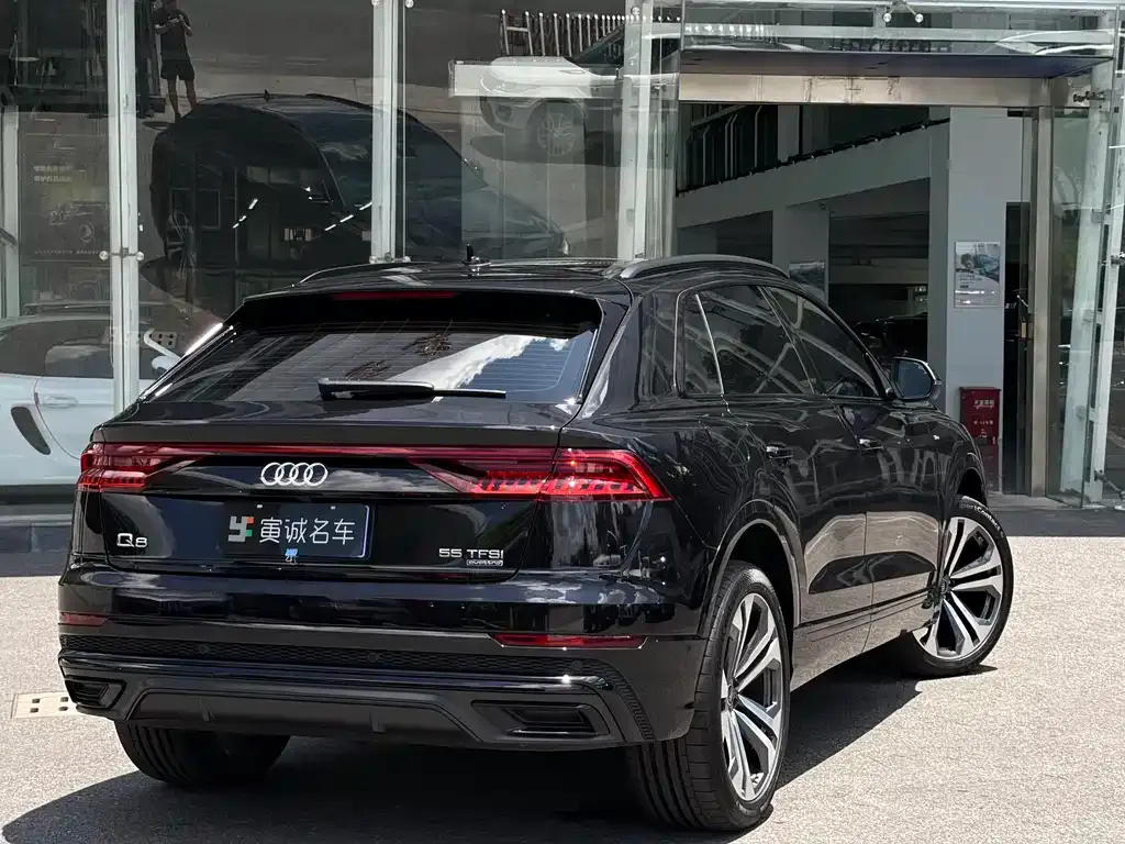 Audi Q8 2021 из CN, фото 2