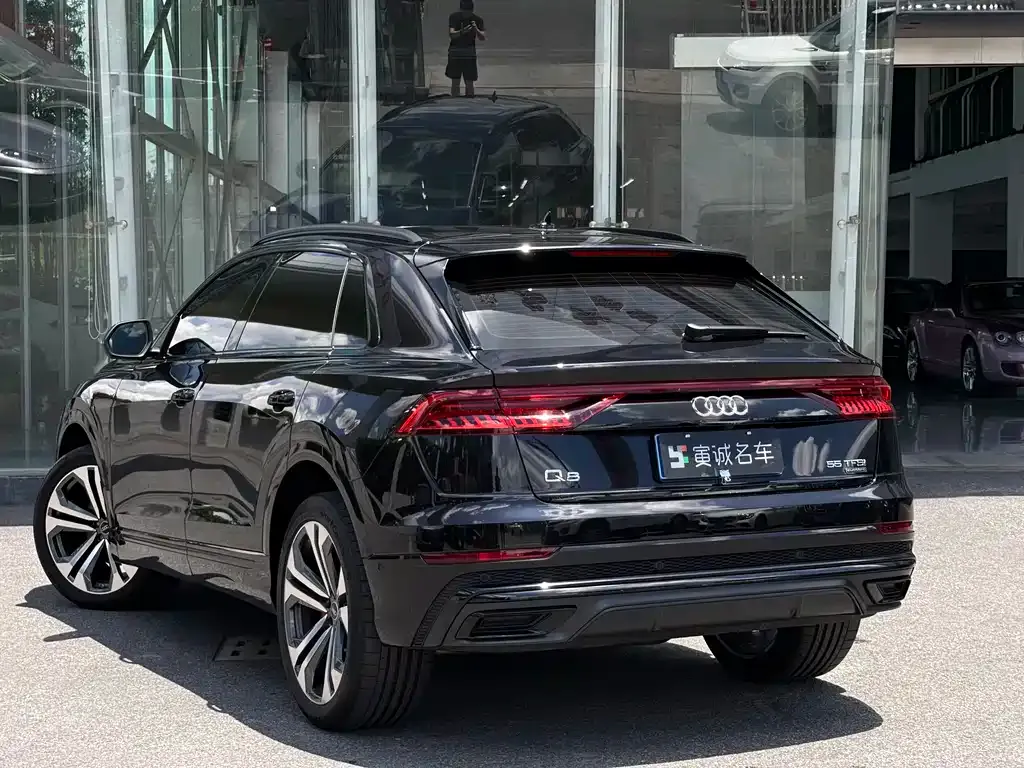 Audi Q8 2021 из CN, фото 5
