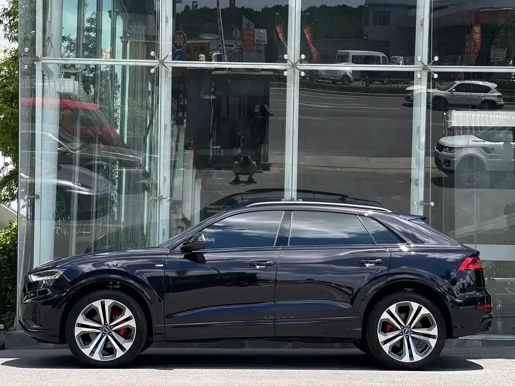 Audi Q8 2021 из CN, фото 3