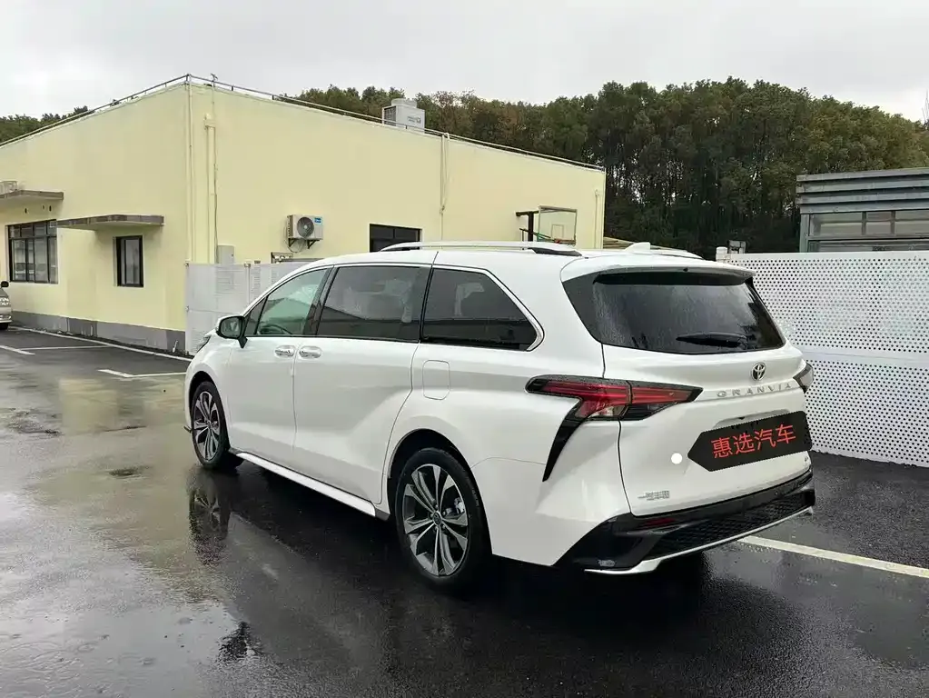 Toyota Granvia 2026 из CN, фото 4