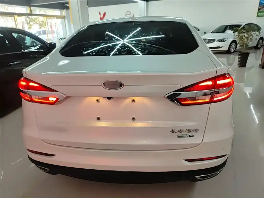Ford Mondeo 2021 из CN, фото 6