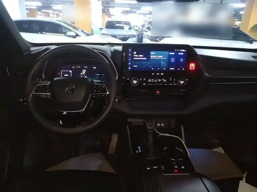 Toyota Crown Kluger 2024 из CN, фото 4