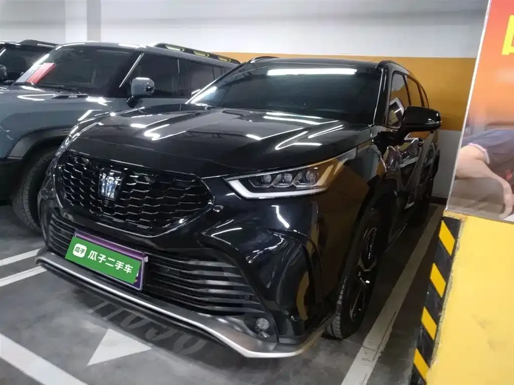 Toyota Crown Kluger 2024 из CN, фото 8