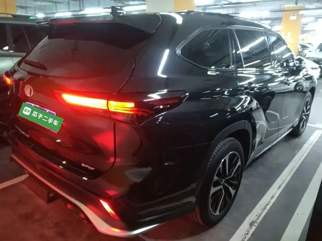 Toyota Crown Kluger 2024 из CN, фото 7