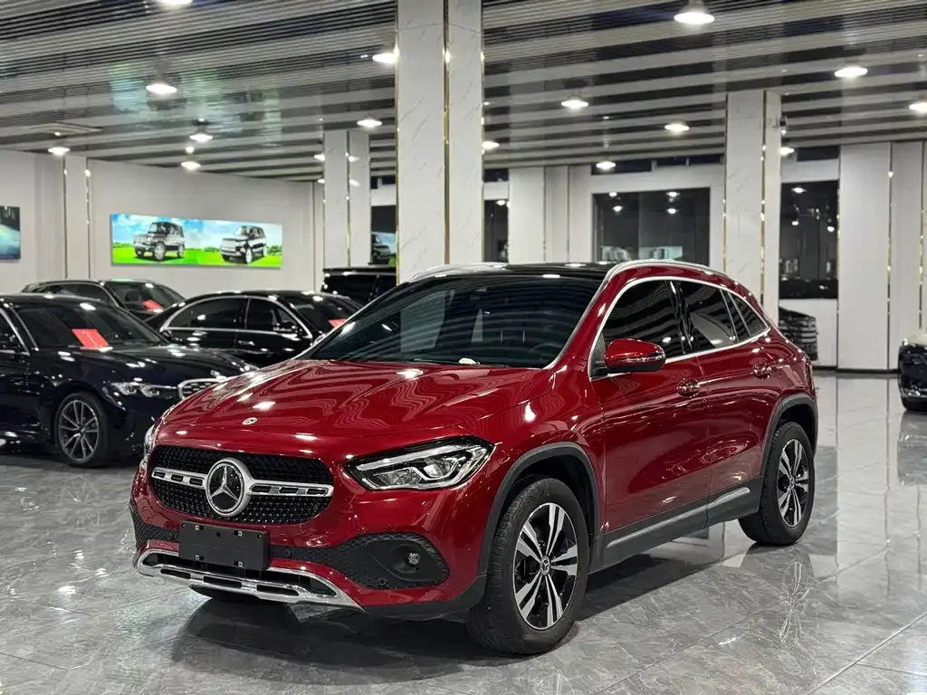 Mercedes-Benz GLA — фото 1