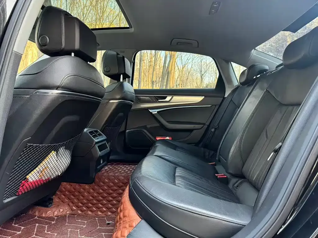 Audi A6L 2021 из CN, фото 4