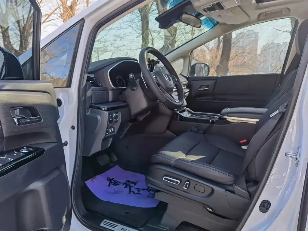 Honda Elysion 2023 из CN, фото 3