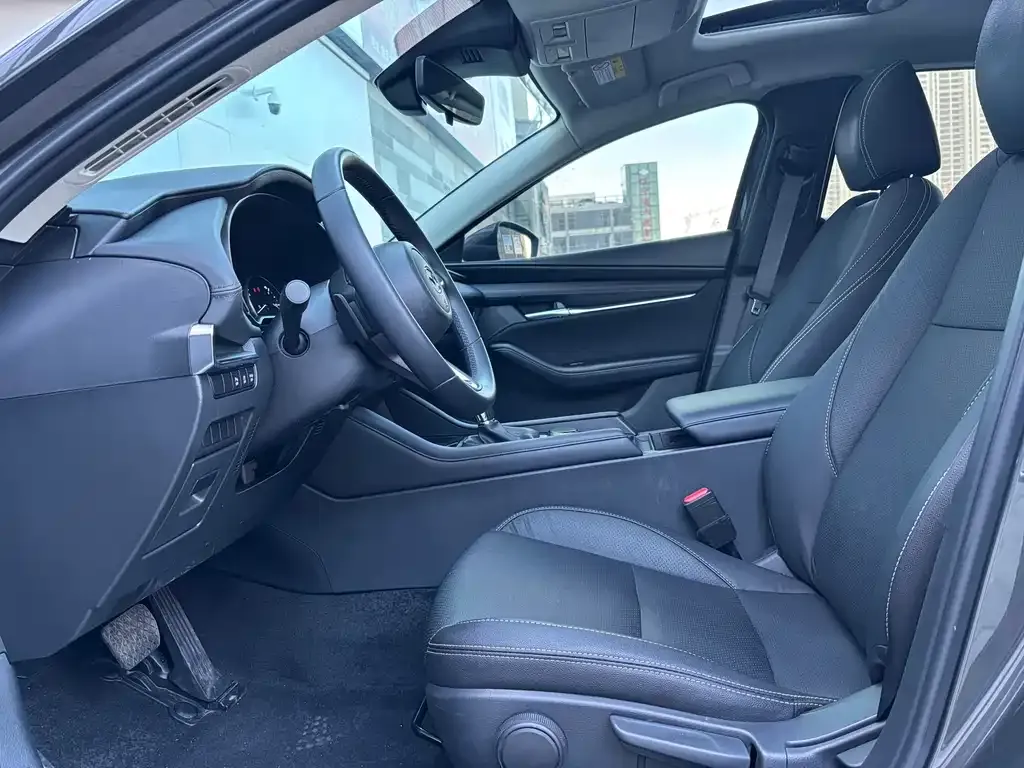 Mazda 3 Axela 2023 из CN, фото 6
