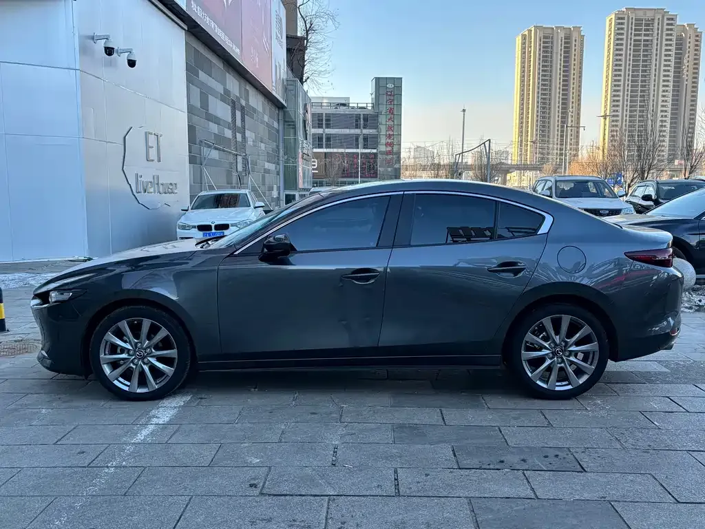 Mazda 3 Axela 2023 из CN, фото 2