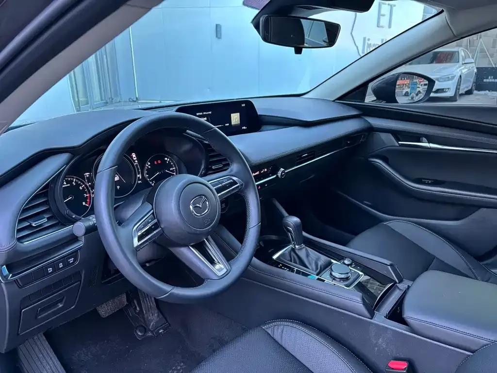 Mazda 3 Axela 2023 из CN, фото 9