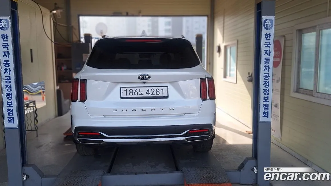 Kia Sorento — фото 9