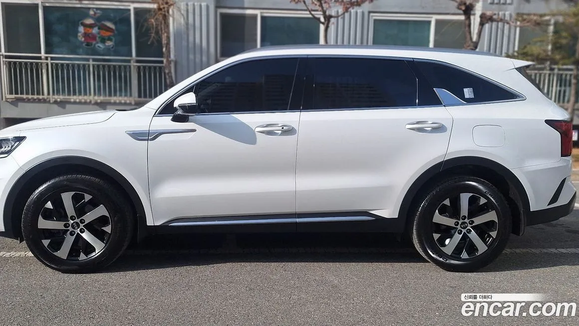 Kia Sorento — фото 7