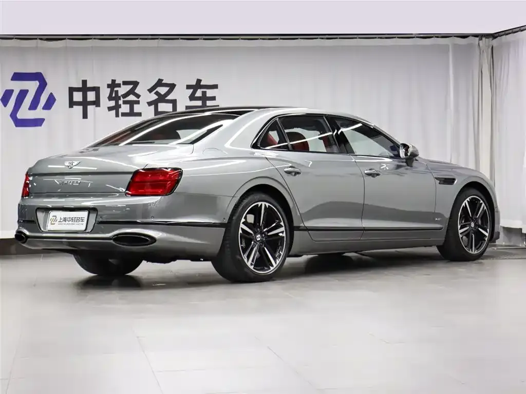 Bentley Flying Spur — фото 6