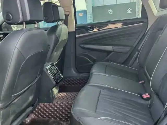 Volkswagen Passat 2021 из CN, фото 2