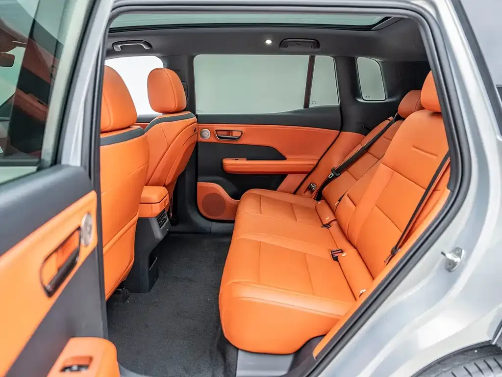 Toyota Platinum 3X 2025 из CN, фото 6