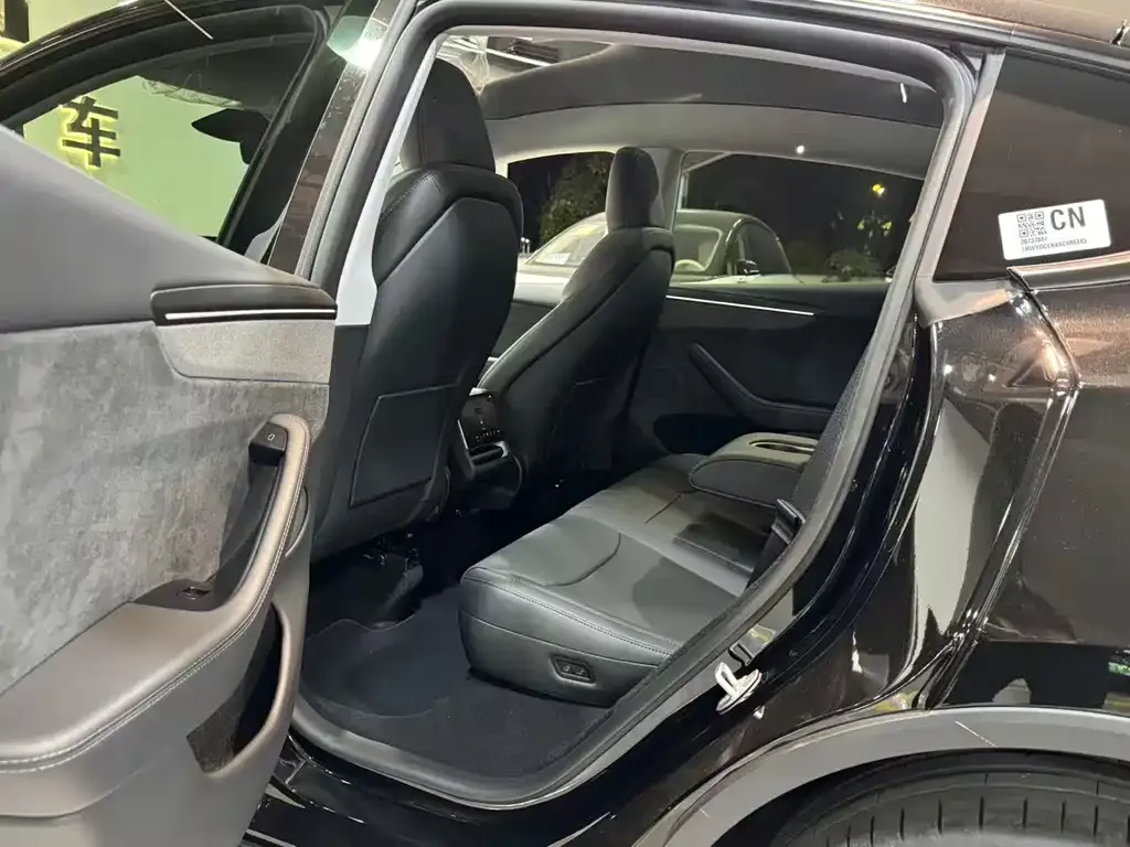 Tesla Model Y 2026 из CN, фото 5