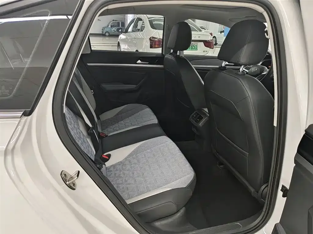 Volkswagen Lavida 2023 из CN, фото 4