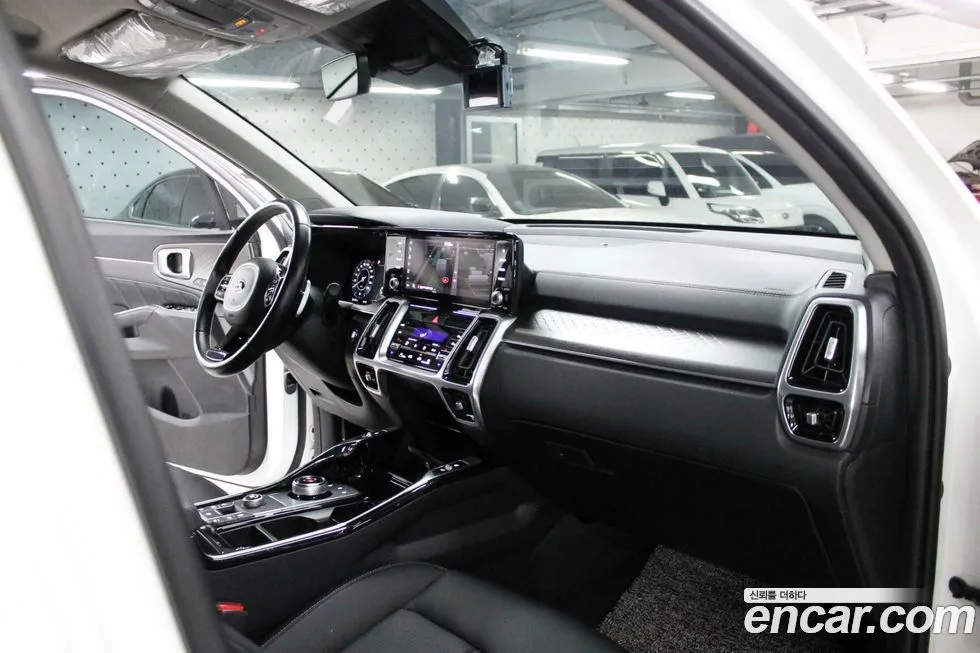 Kia Sorento — фото 8