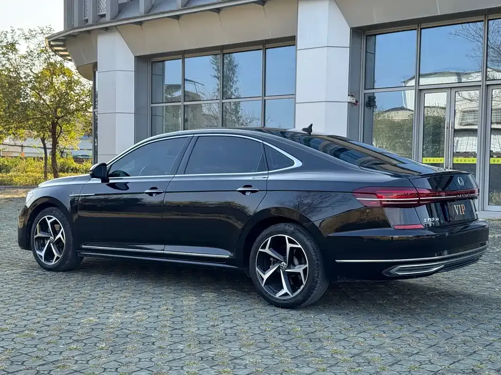 Volkswagen Passat 2023 из CN, фото 6