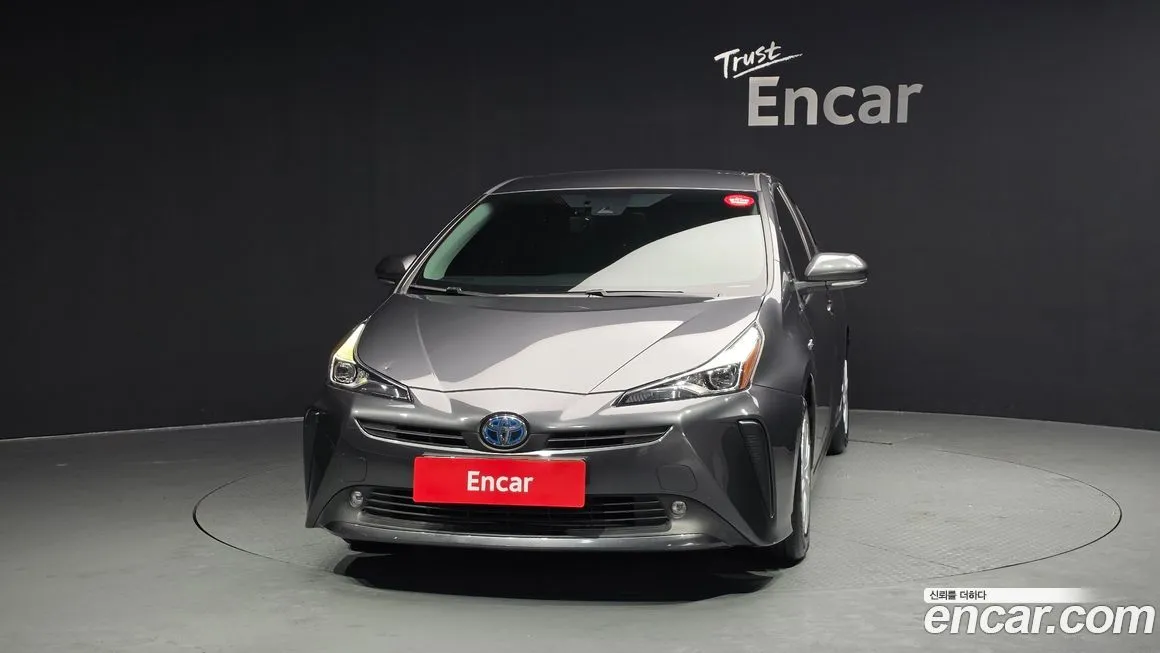 Toyota Prius 2021 из KR, фото 2