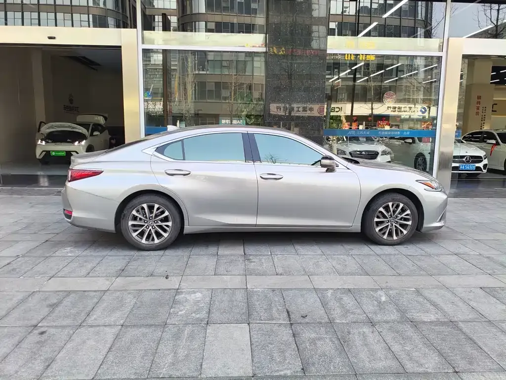 Lexus ES 2022 из CN, фото 10