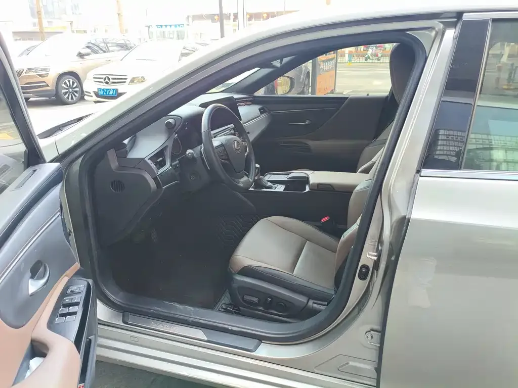 Lexus ES 2022 из CN, фото 6