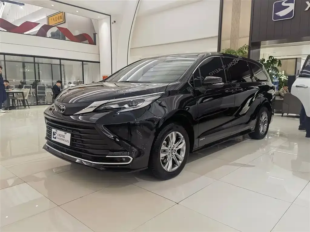 Toyota Sienna 2024 из CN, фото 1