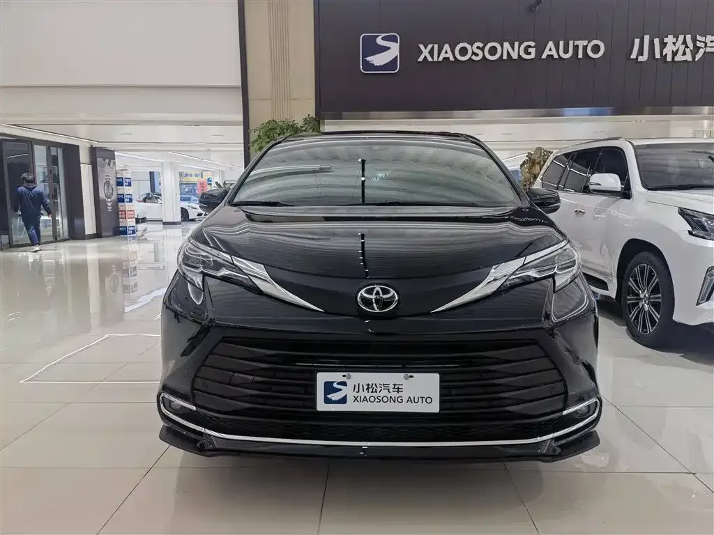 Toyota Sienna 2024 из CN, фото 3