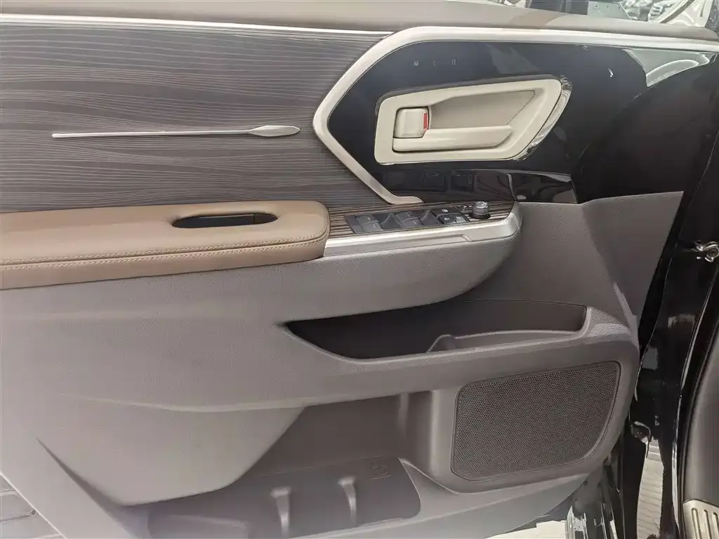 Toyota Sienna 2024 из CN, фото 7