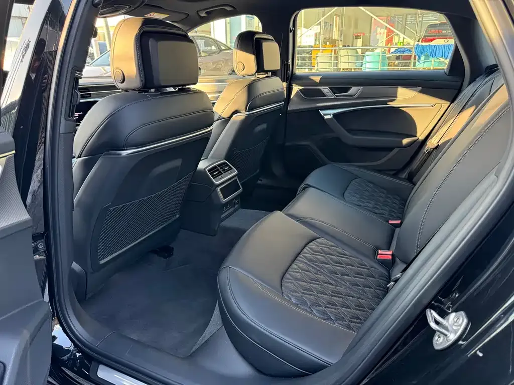 Audi A6L 2025 из CN, фото 8