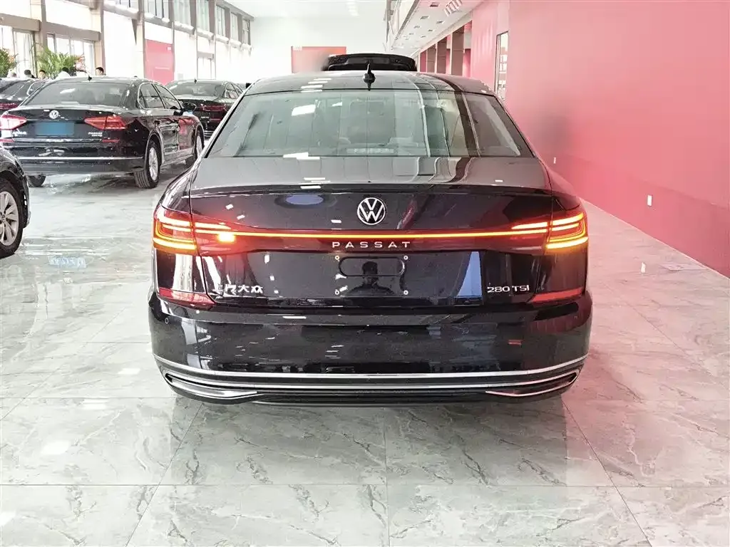 Volkswagen Passat 2023 из CN, фото 5