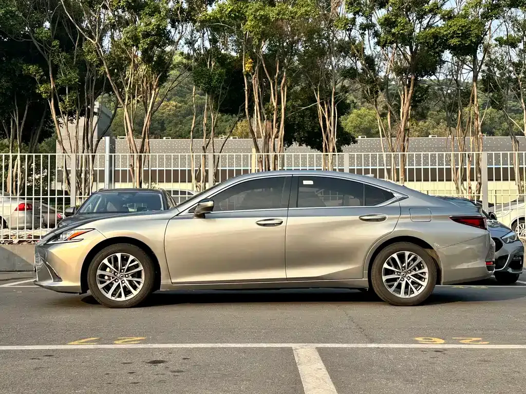 Lexus ES 2023 из CN, фото 5