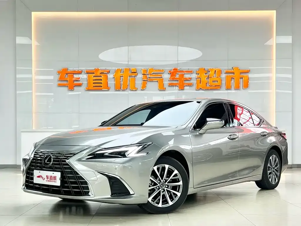 Lexus ES — фото 1