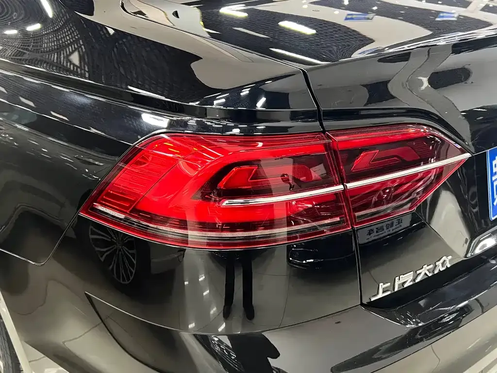 Volkswagen Phideon 2023 из CN, фото 10