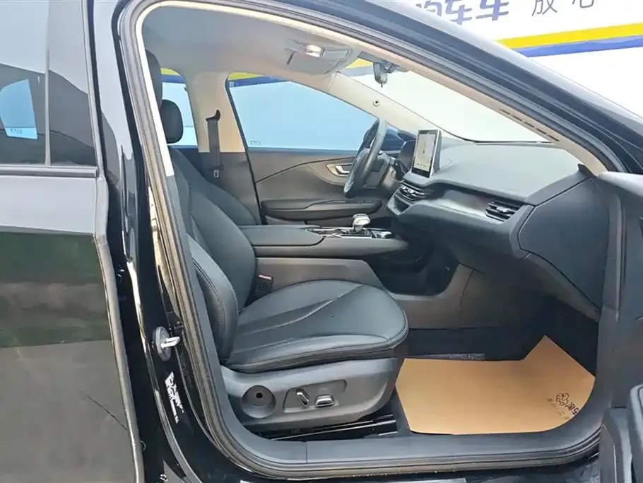 Hongqi E-QM5 2023 из CN, фото 5
