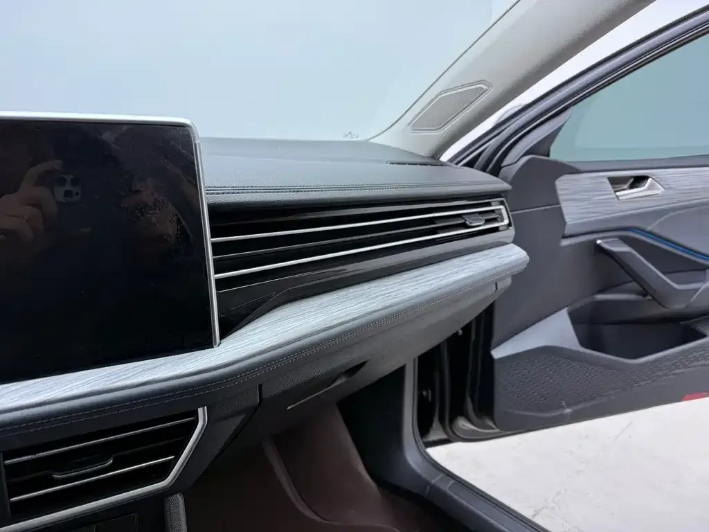 Volkswagen Sagitar 2023 из CN, фото 2