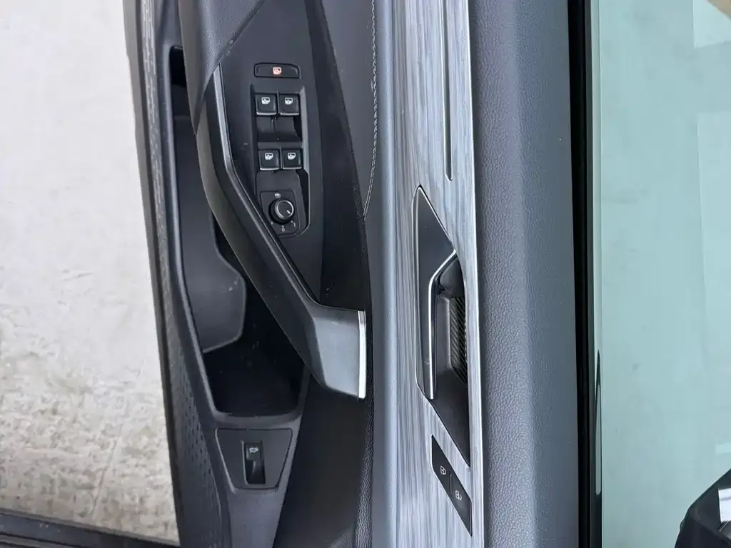 Volkswagen Sagitar 2023 из CN, фото 4