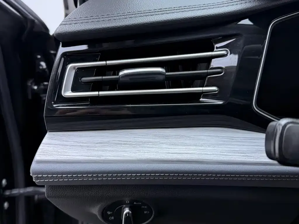 Volkswagen Sagitar 2023 из CN, фото 3