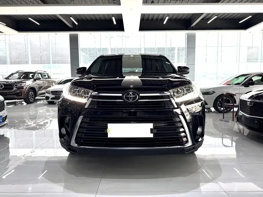 Toyota Highlander — фото 6